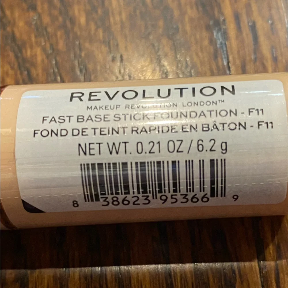 New‎ Sealed Makeup Revolution Fast Base Foundation - 0.21oz - Color F11